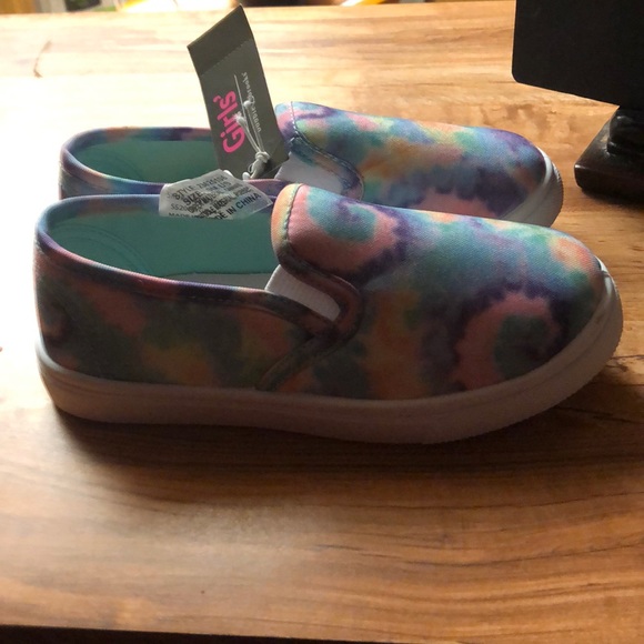NWT Girls Slip-on Sneakers by Bobbie Brooks - Picture 2 of 5